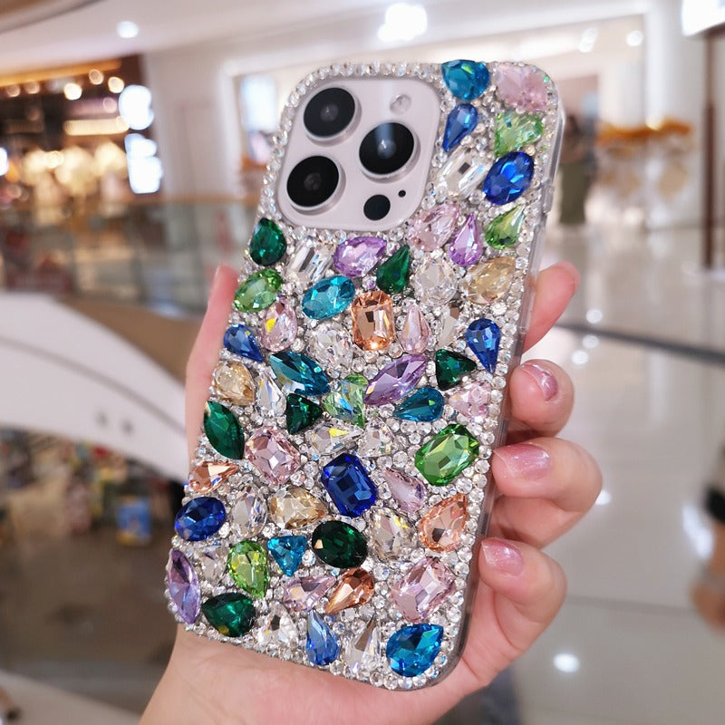 Magnifique coque iPhone ornée de pierres précieuses colorées et de diamants