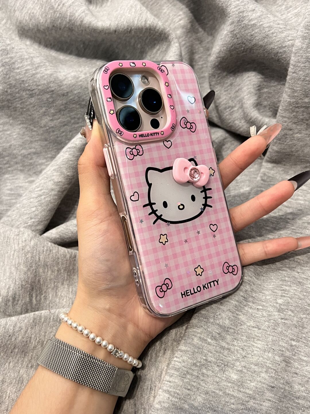 Coque de téléphone mignonne kawaii à carreaux roses et blancs avec chatons