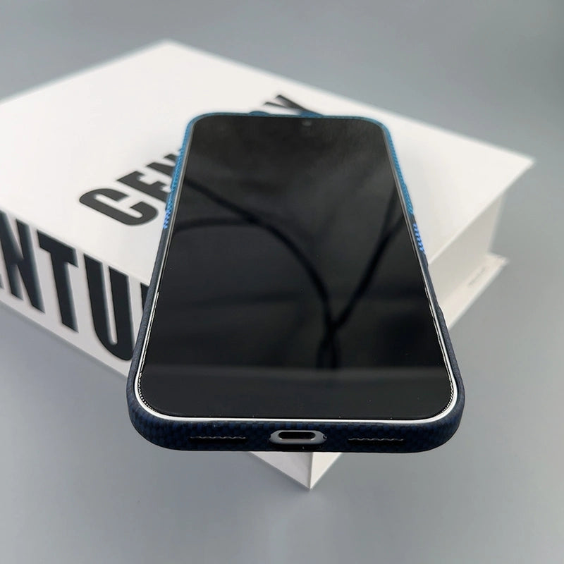 Coque arrière magnétique texturée en fibre de carbone Kevlar compatible MagSafe pour iPhone