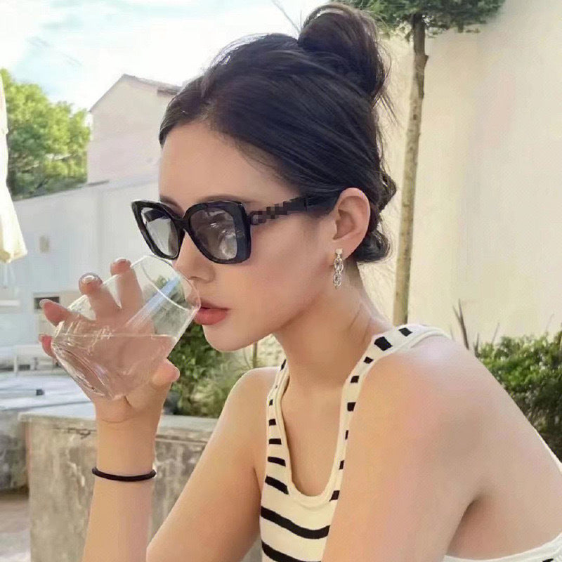 Insta Influencer Fashion Square Frame Plain Glasses Sunglasses Men Women Classic Travel Optical Glasses