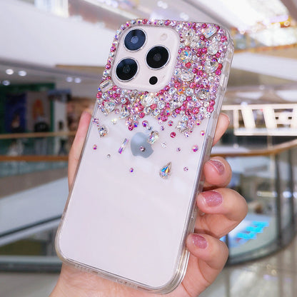 Coque iPhone faite à la main, luxueuse et minimaliste avec strass et diamants.