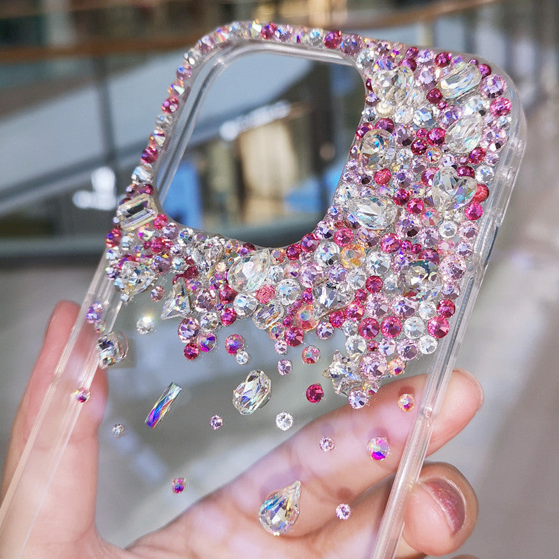 Coque iPhone faite à la main, luxueuse et minimaliste avec strass et diamants.