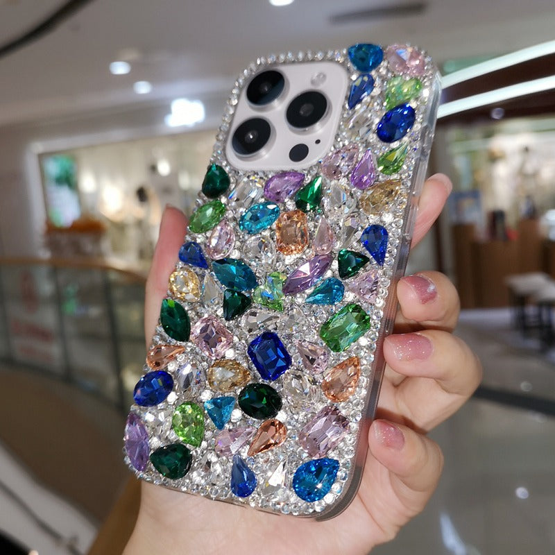 Magnifique coque iPhone ornée de pierres précieuses colorées et de diamants