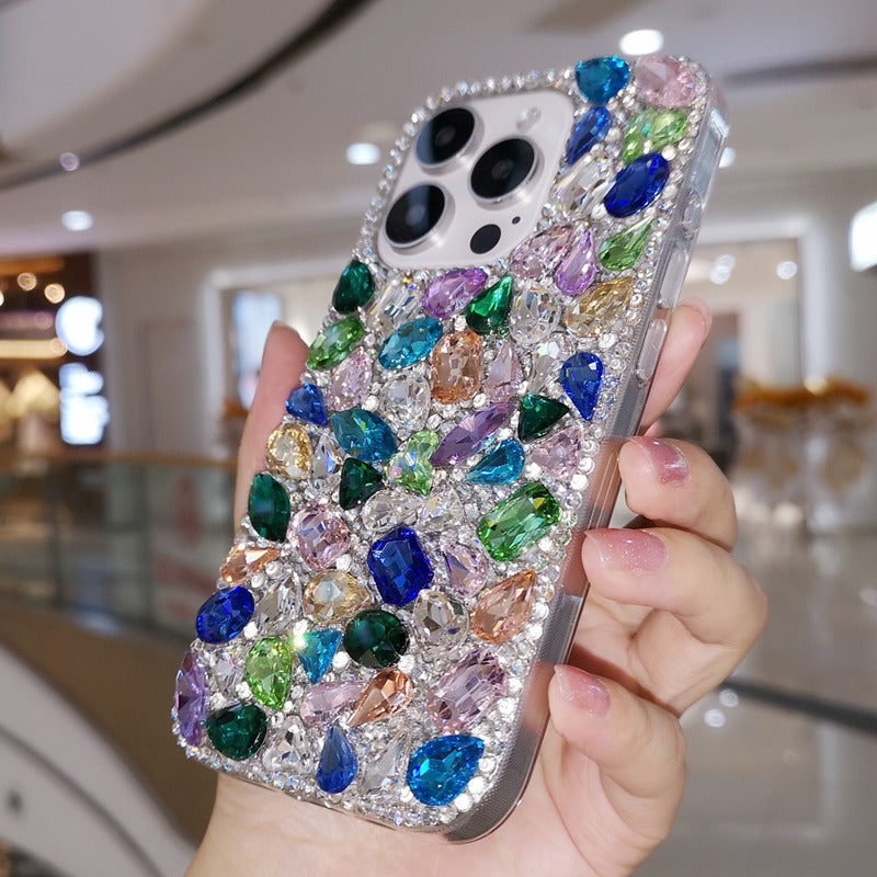 Magnifique coque iPhone ornée de pierres précieuses colorées et de diamants