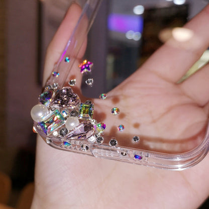 Coque iPhone faite à la main, minimaliste, ornée de diamants scintillants, avec coque arrière assortie.