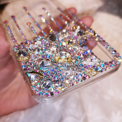 Coque iPhone faite à la main, luxueuse et minimaliste avec strass et diamants.