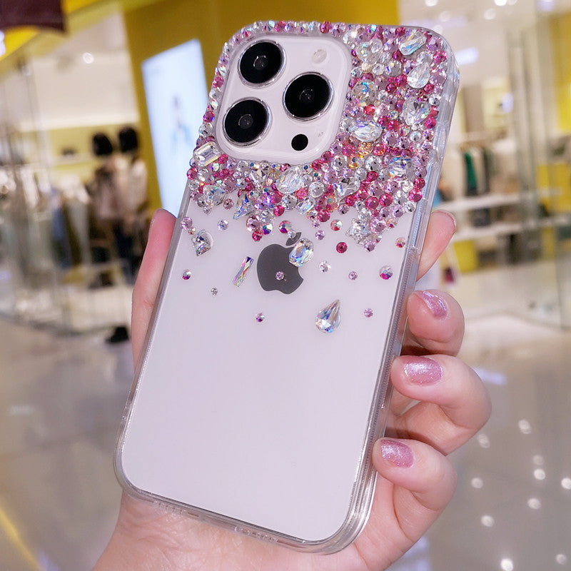 Coque iPhone faite à la main, luxueuse et minimaliste avec strass et diamants.
