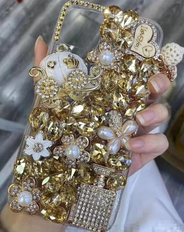 S4b26ffa8f03f4b56b666811b7fc71410n-2.webp Capa Rhinestone Love Case For iphone 16 15 Plus 14 13 Pro 12 Mini 11 Pro 17 Air XR 7 8 PLUS Phone Case Diamond Cover coque