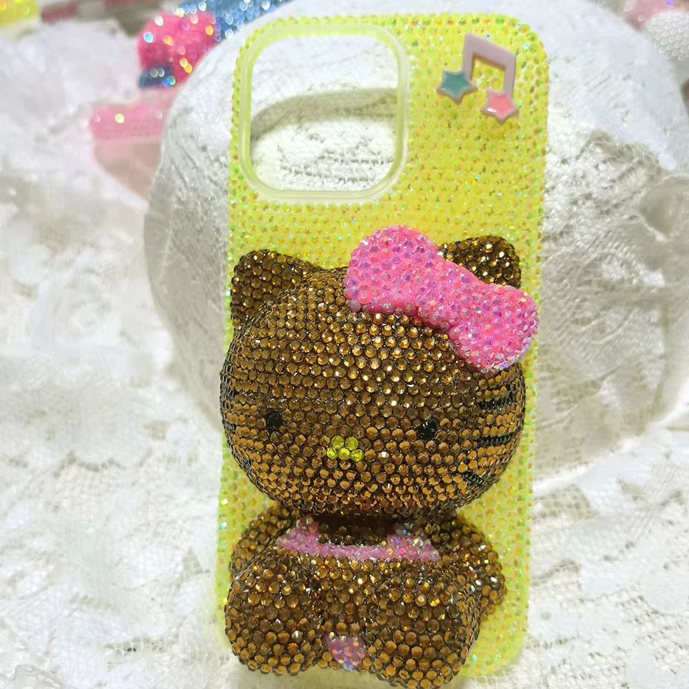 S6949876400ca49c0aeac2a8c7e7e5e70z.webp Kawaii Kitty Cartoon Cat Rhinestone Bling Crystal Phone Case Chain for Iphone 16 12 13 14 15Pro Max X Xs Xr 7 8 Plus Se 2 3 10 Cartoon