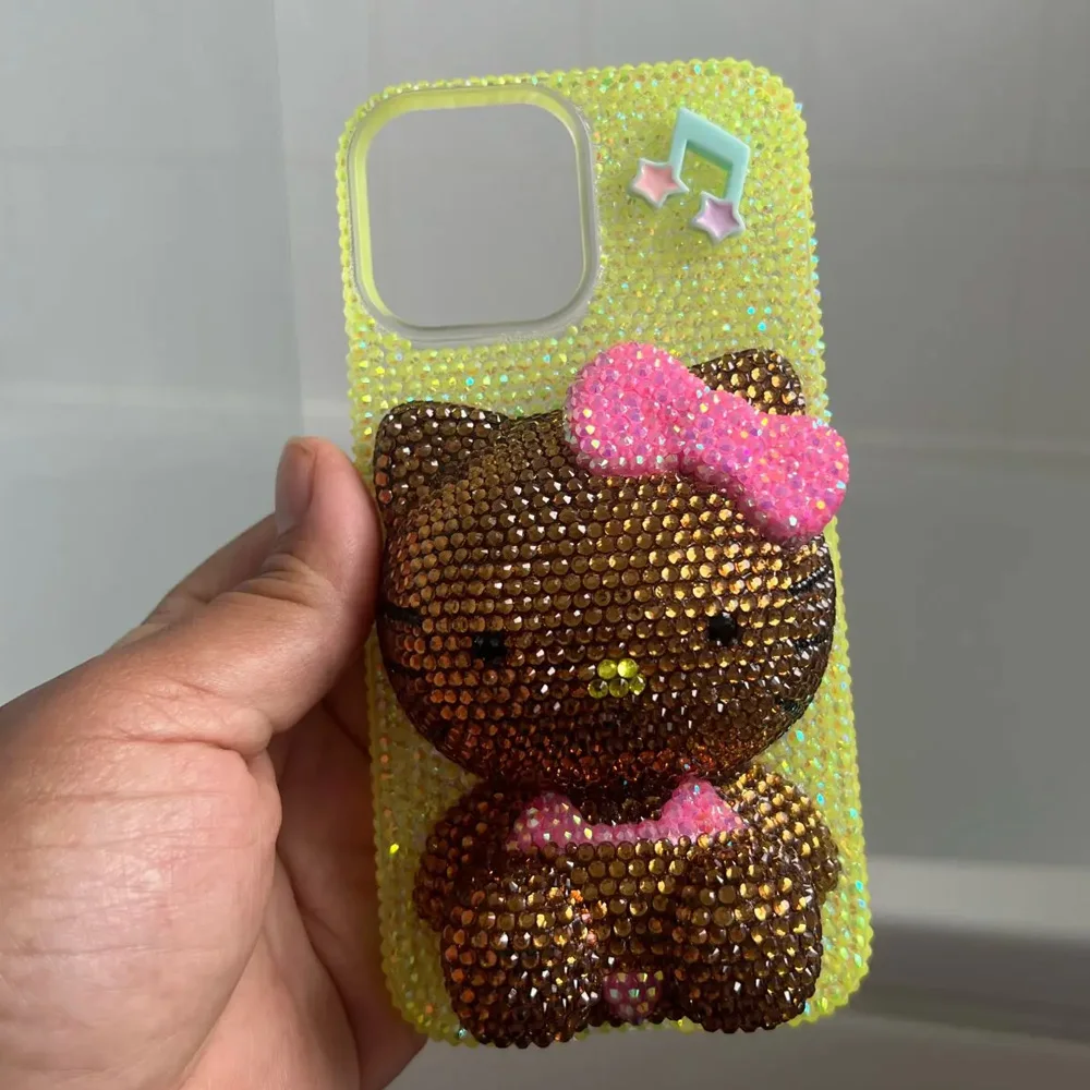 S8d8f1e017e02491194eec94e426a02e36-2.webp Cute Kitty Cat Rhinestone Bling Crystal Phone Case Chain For iPhone17 16 15 14 13 12 11Pro Max X Xs XR 7 8 Plus Transparent Bumper