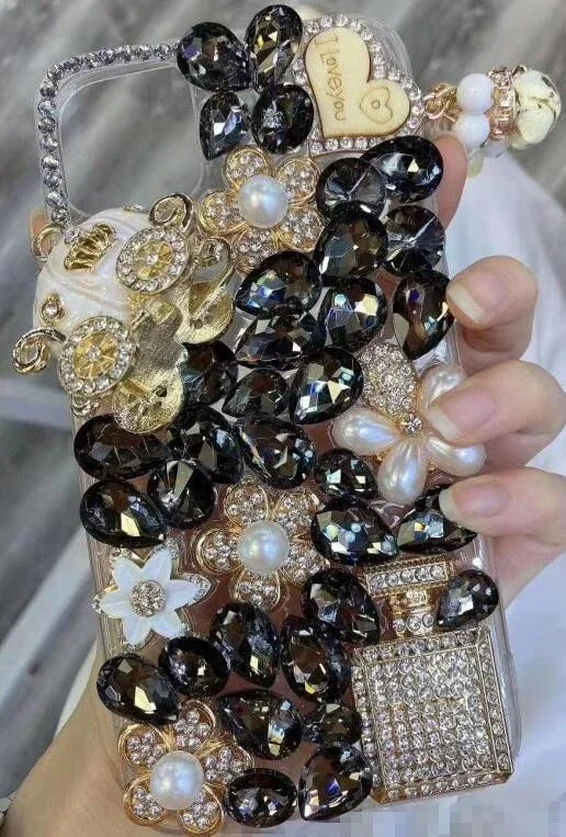 Sb45b6bf759574678b7132ed255307614V-2.webp Capa Rhinestone Love Case For iphone 16 15 Plus 14 13 Pro 12 Mini 11 Pro 17 Air XR 7 8 PLUS Phone Case Diamond Cover coque
