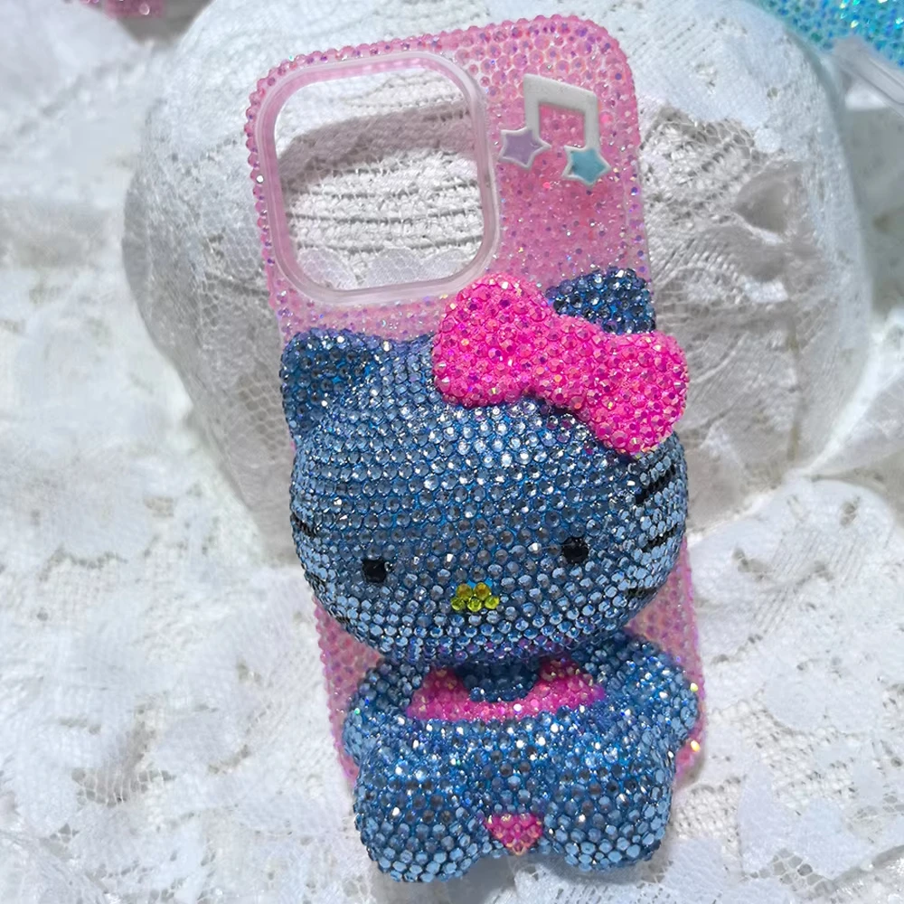 Sb8a2c130d0714e21a141b26da493f4a5D.webp Kawaii Kitty Cartoon Cat Rhinestone Bling Crystal Phone Case Chain for Iphone 16 12 13 14 15Pro Max X Xs Xr 7 8 Plus Se 2 3 10 Cartoon