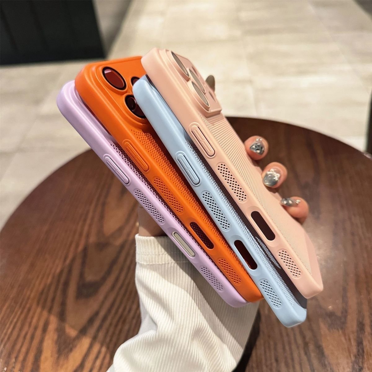6ca8f2a9-19dc-4e48-aa53-aac1284aaebe.jpg Honeycomb cooling phone case with lens film