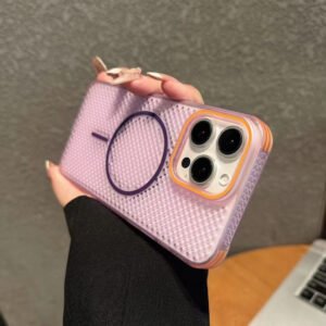 705C26454FB334813BFA1A859F44A86D.jpg Hollow magnetic heat dissipation Apple phone case
