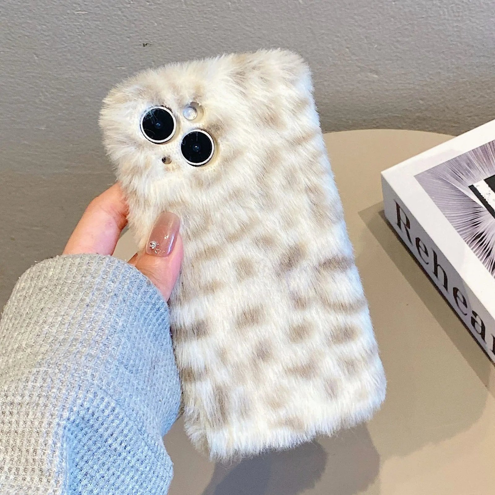 O1CN012uWOPk1weZNNS929K__2218799336333-0-cib.jpg Velvet Plush Phone Case for iPhone All Models