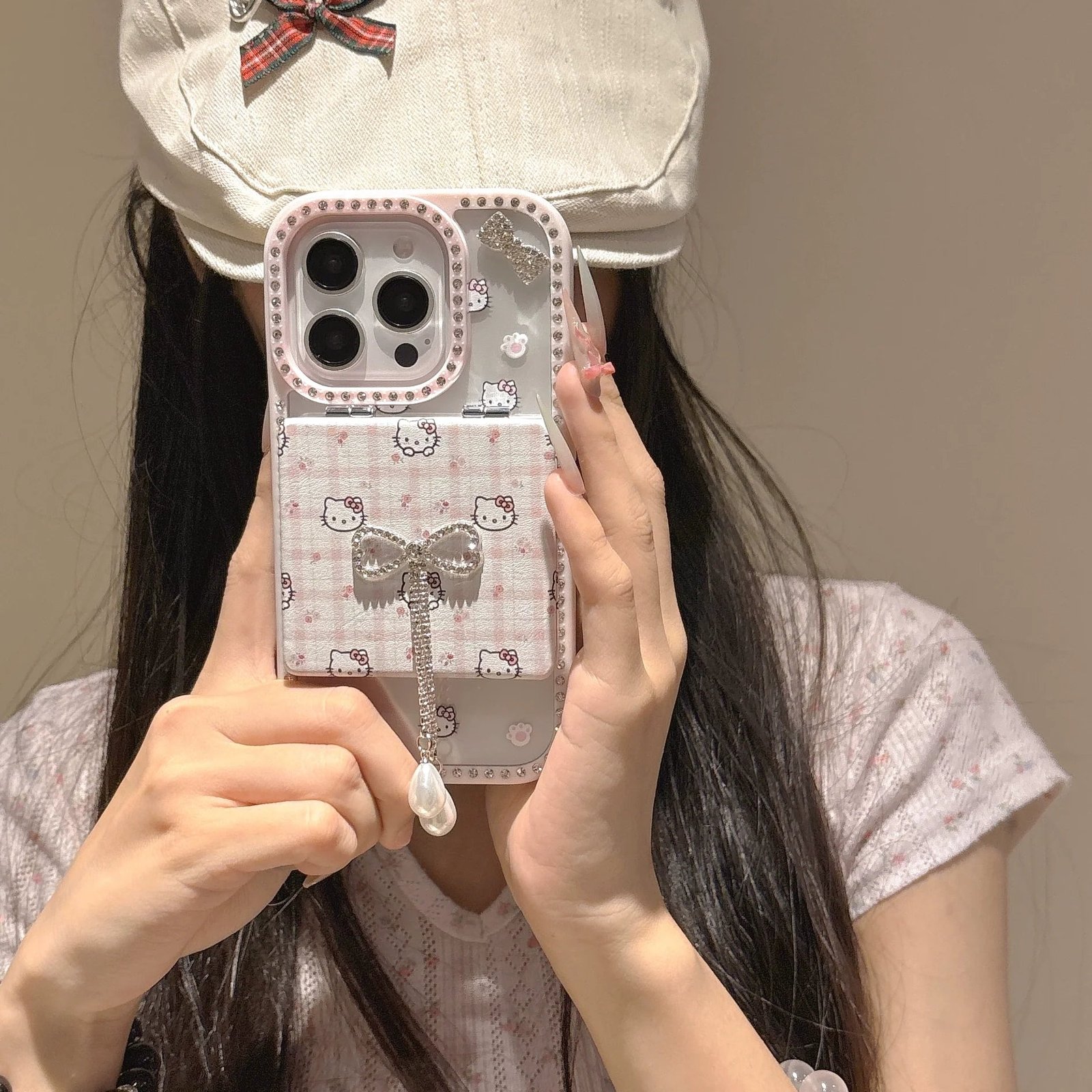 O1CN01tn6SmH1r3rWayvUkO__2211502315576_jpg_4ed0086b-8b56-469a-950c-2590258ffa0a.jpg Pink Kitty Phone Case with Crystal Bow Chain Makeup Mirror Holder
