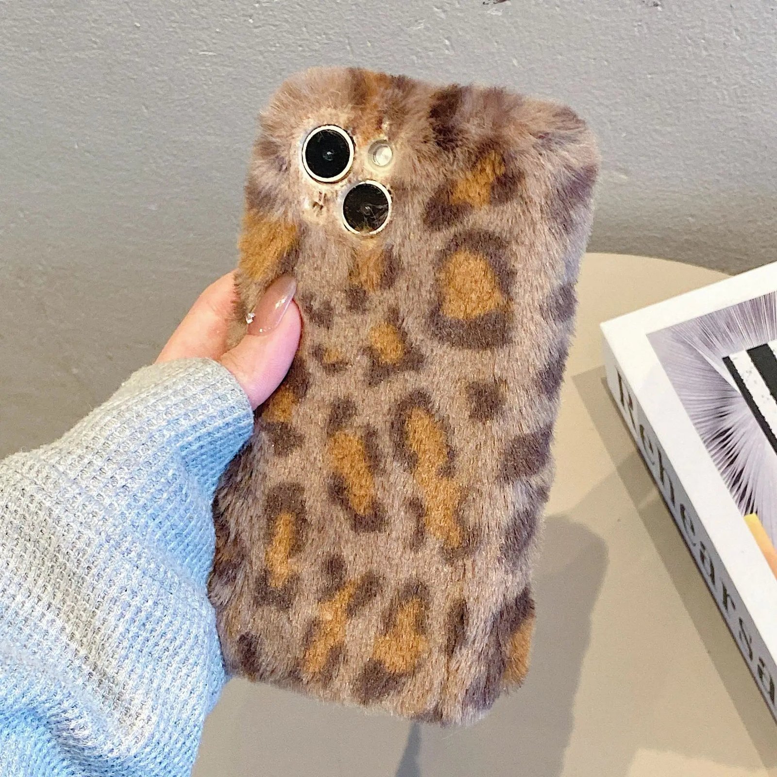 O1CN01xNfJ0B1weZNOP7esP__2218799336333-0-cib.jpg Velvet Plush Phone Case for iPhone All Models