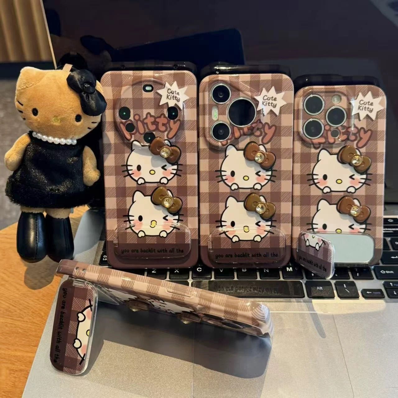 f30acbe3b3401bd99b7b4411ed7de87f.jpg Checkered Kitty Cat Mirror Stand Phone Case