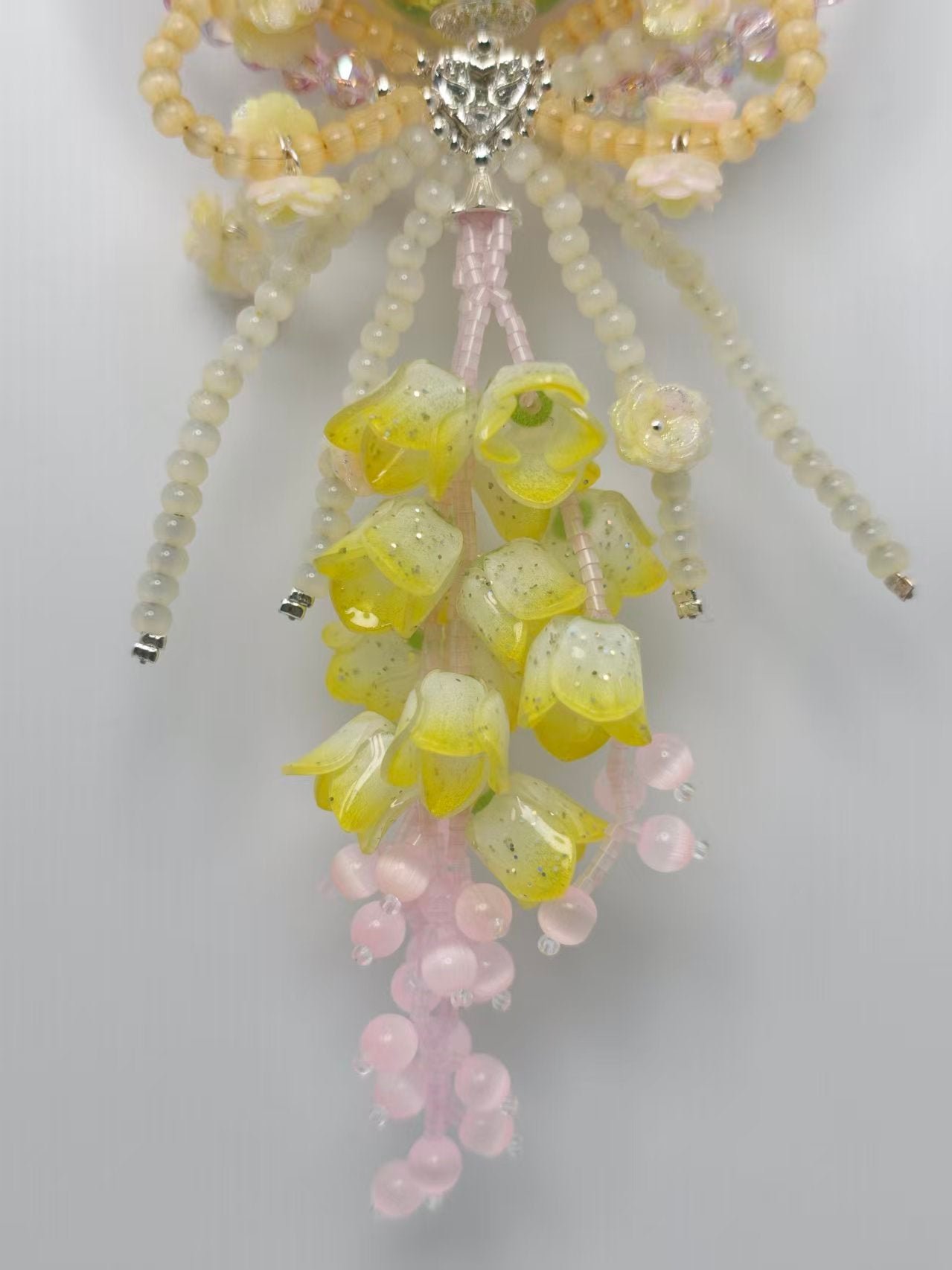 987d74bbe4aa46f57555cfe6e6106d98.jpg Sunshine Yellow Floral Medallion
