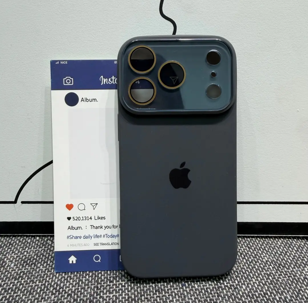 rn-image_picker_lib_temp_b38edc5c-8318-4b79-b210-7329d042c563.png Style Plain-Thin Full-Coverage Silicone Phone Case with Integrated Camera Button